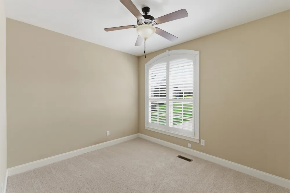 2146 Gorden Xing Gallatin, TN 37066