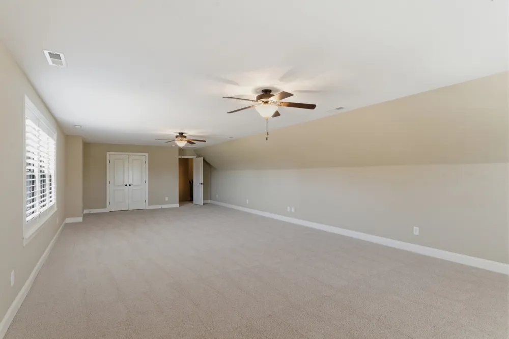 2146 Gorden Xing Gallatin, TN 37066