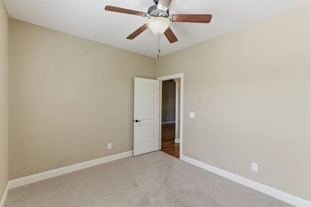 2146 Gorden Xing Gallatin, TN 37066