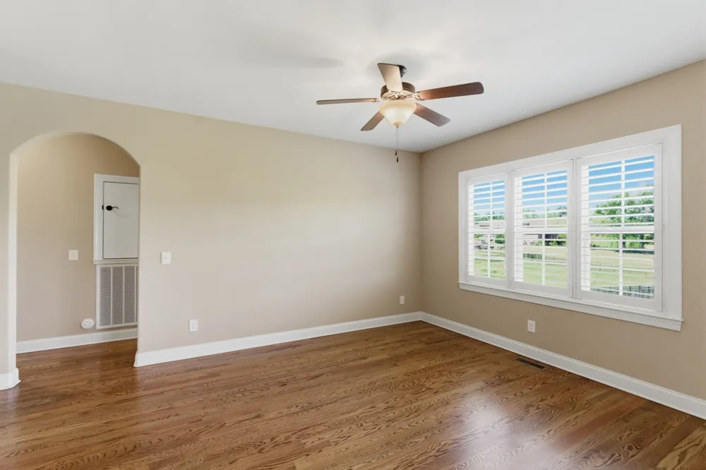 2146 Gorden Xing Gallatin, TN 37066