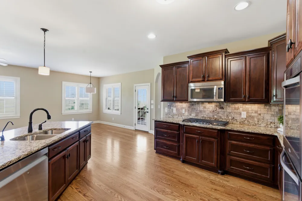 2146 Gorden Xing Gallatin, TN 37066