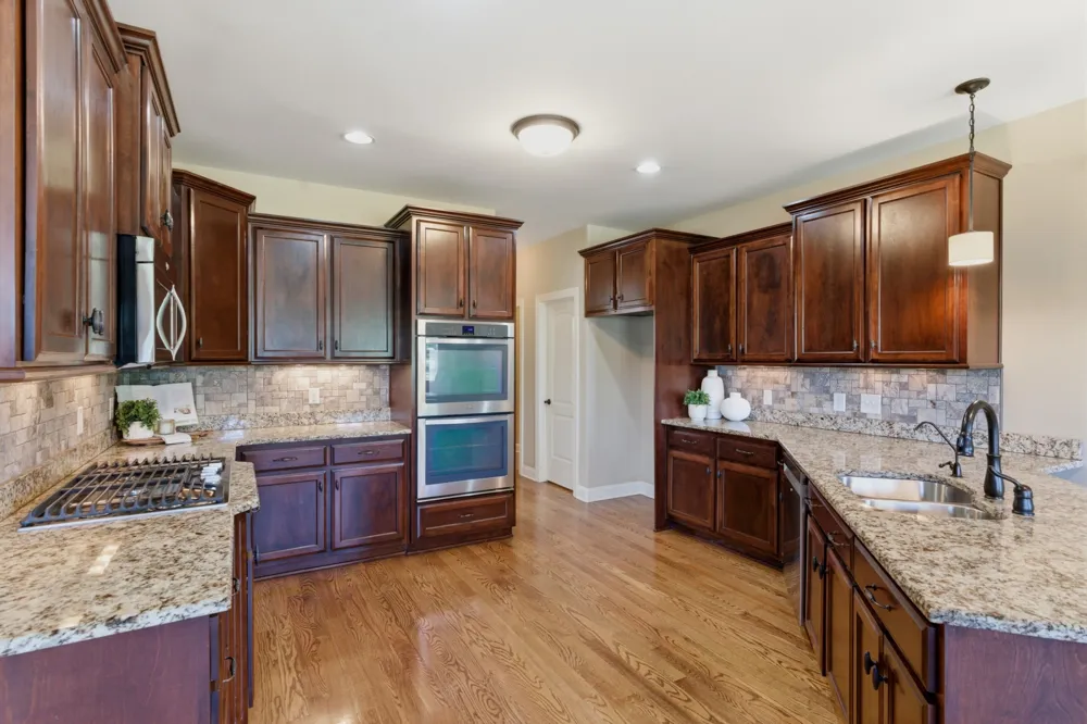 2146 Gorden Xing Gallatin, TN 37066
