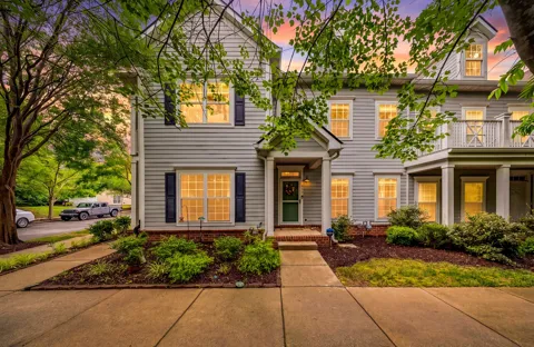 817 Hobbit Ln