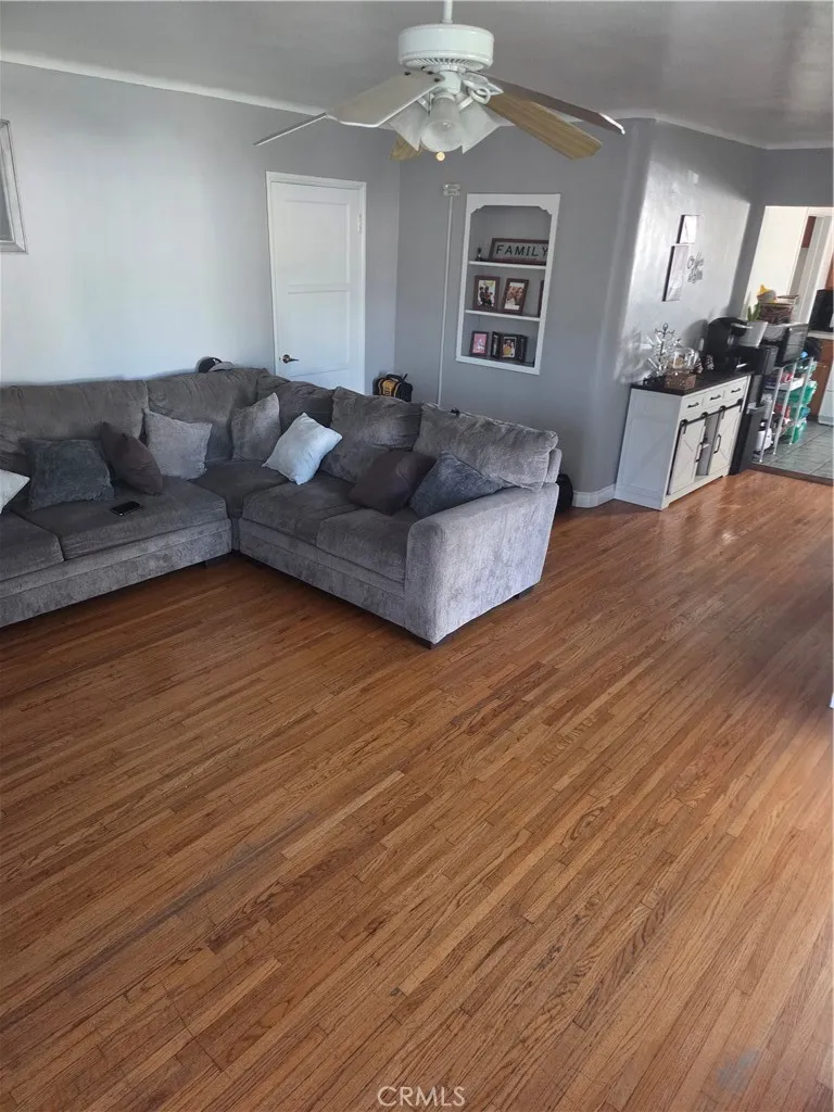 3616 Burton Lynwood, CA 90262