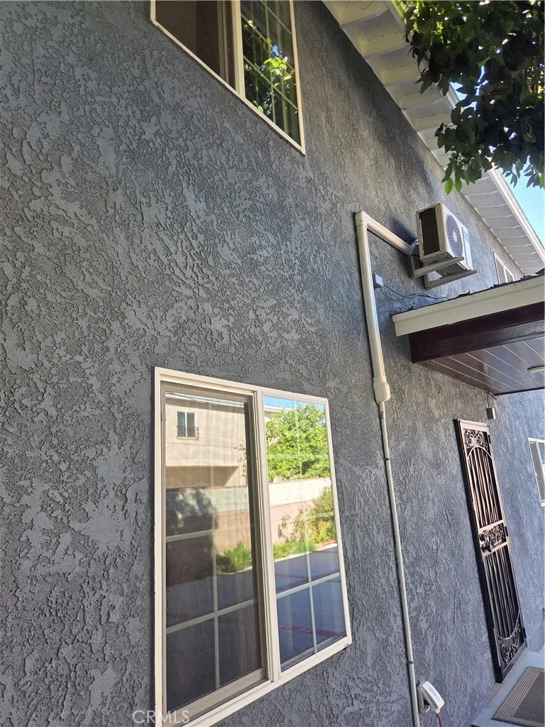 3616 Burton Lynwood, CA 90262