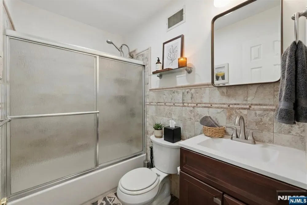 81 Hudson Avenue Ridgefield Park, NJ 07660