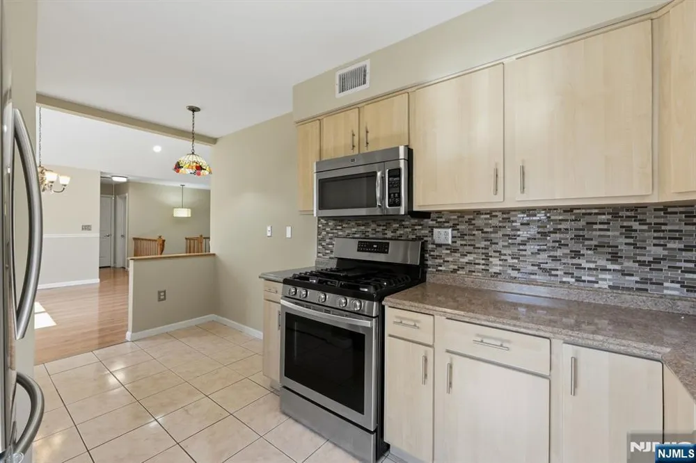 81 Hudson Avenue Ridgefield Park, NJ 07660
