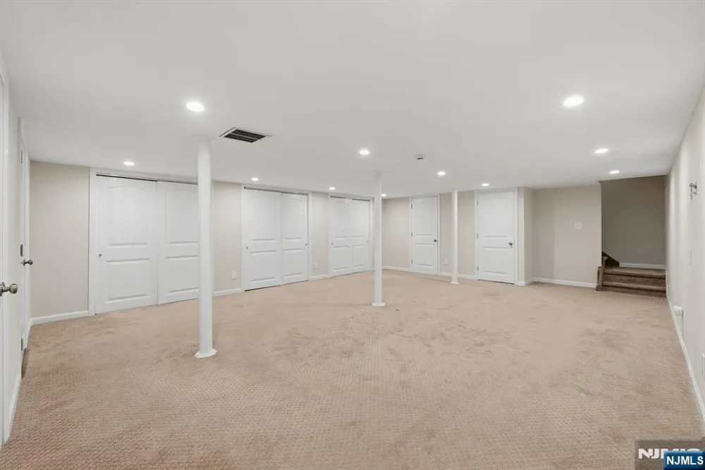 81 Hudson Avenue Ridgefield Park, NJ 07660