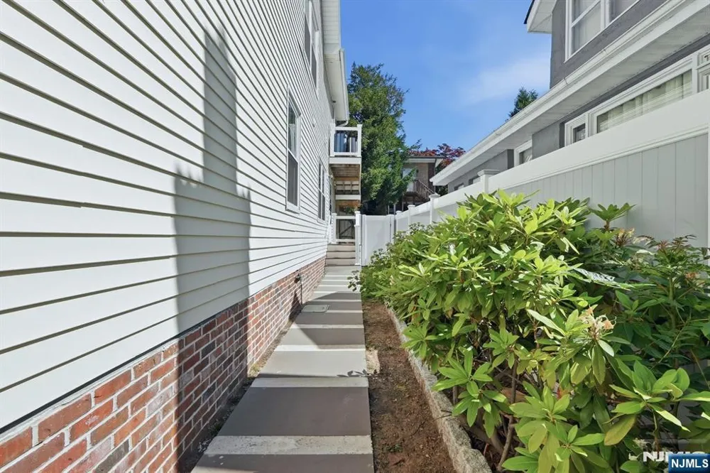 81 Hudson Avenue Ridgefield Park, NJ 07660