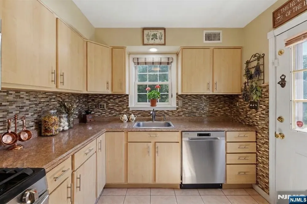 81 Hudson Avenue Ridgefield Park, NJ 07660
