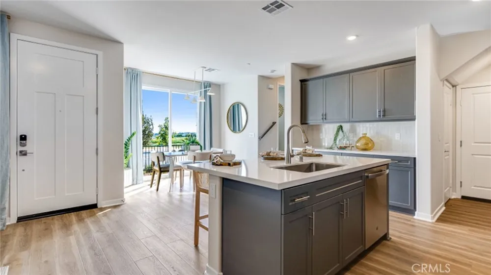 2851 E Amberley Privado Ontario, CA 91762