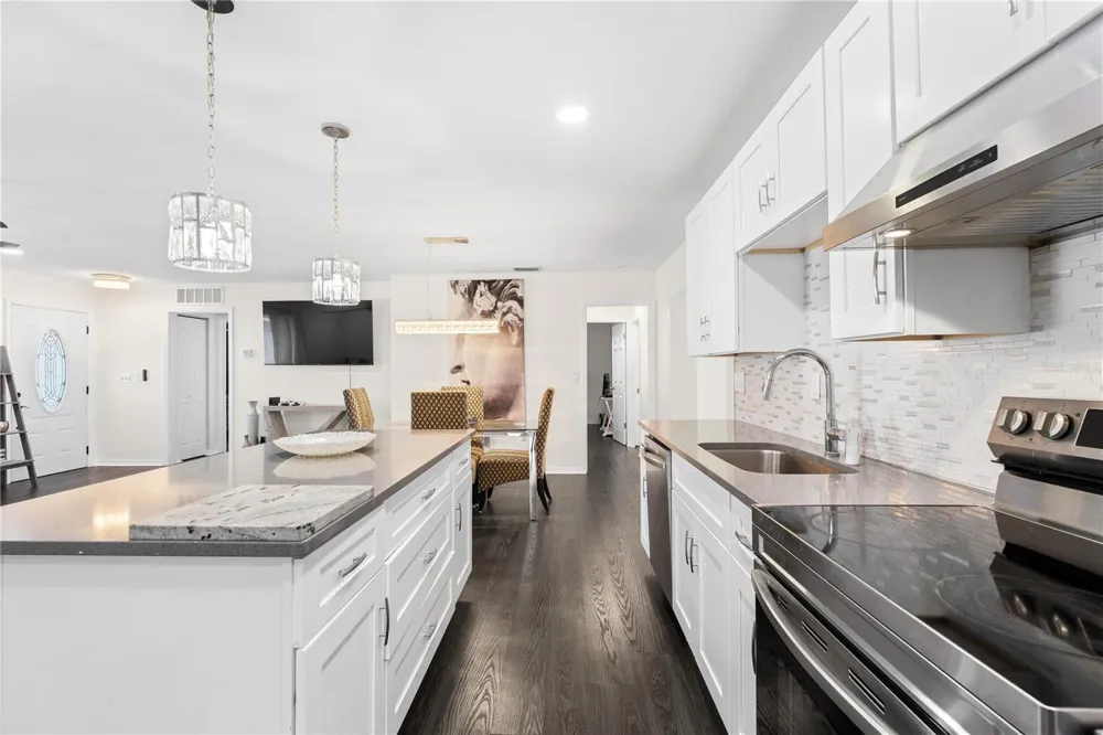 420 SIGNORELLI DRIVE Nokomis, FL 34275