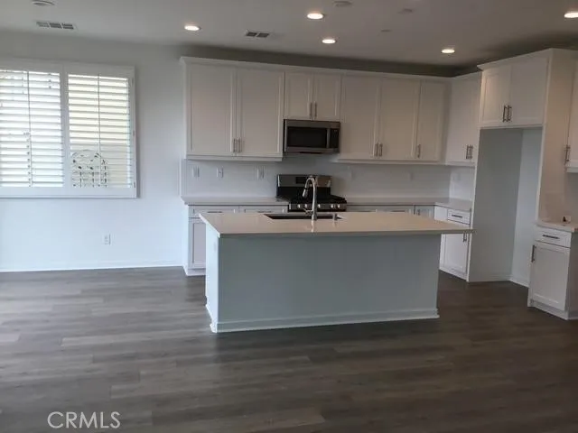 23768 Phoebe Corona, CA 92883