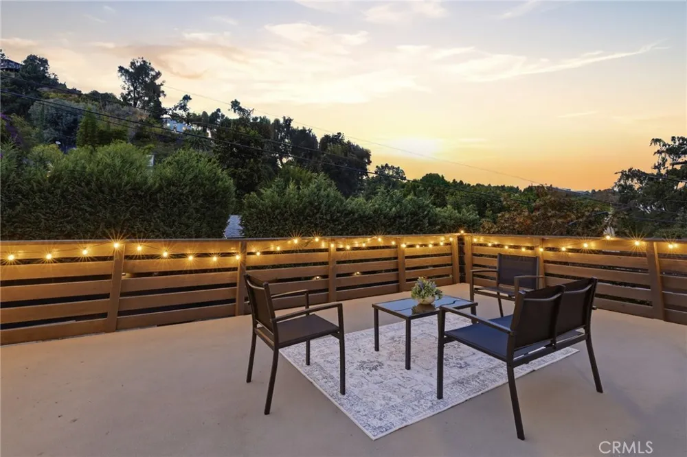 8518 Walnut Los Angeles, CA 90046