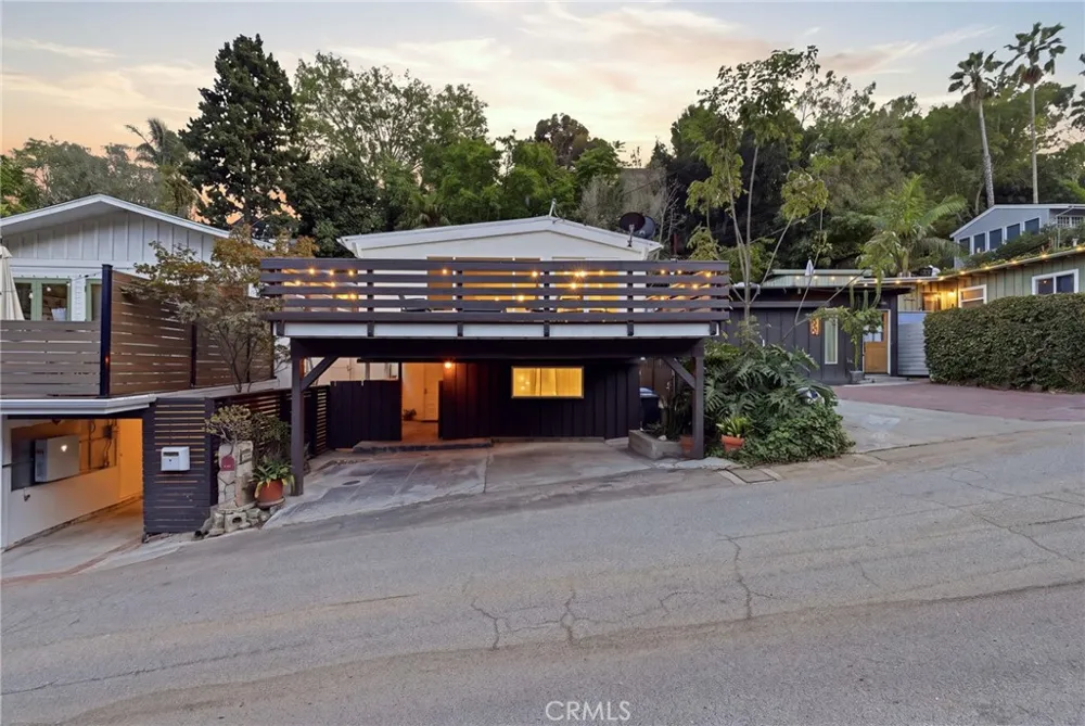 8518 Walnut Los Angeles, CA 90046
