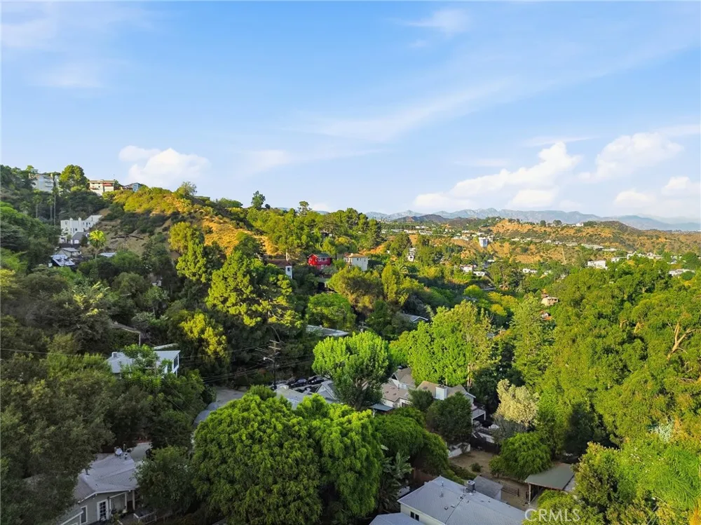 8518 Walnut Los Angeles, CA 90046