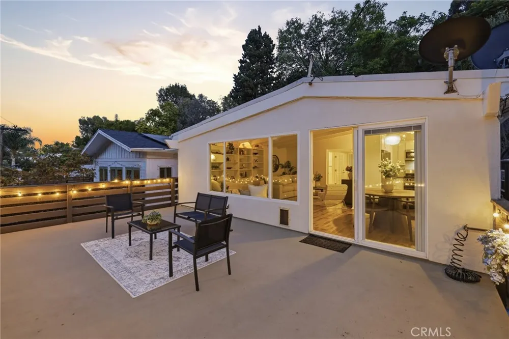 8518 Walnut Los Angeles, CA 90046