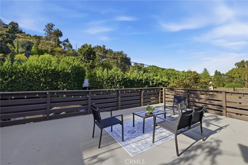 8518 Walnut Los Angeles, CA 90046