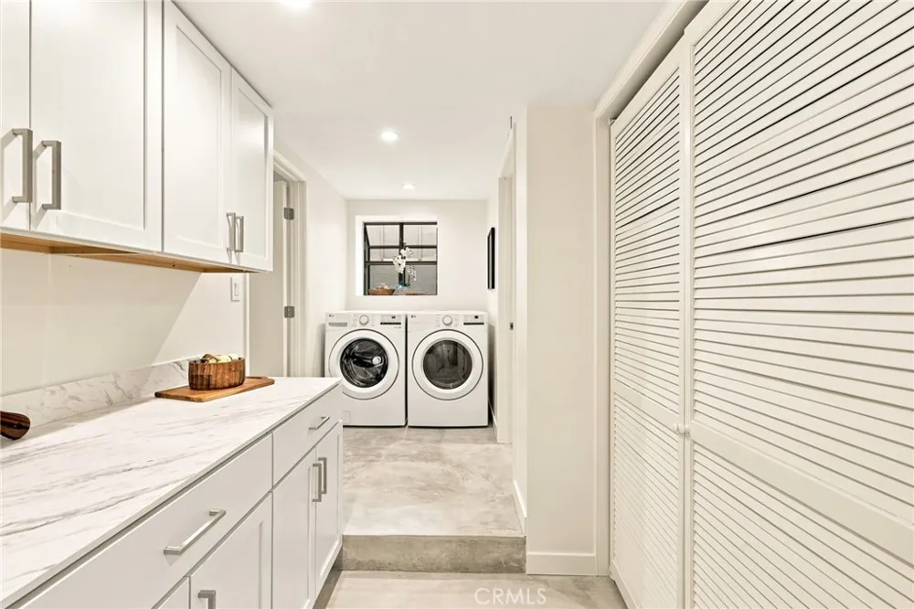 8518 Walnut Los Angeles, CA 90046