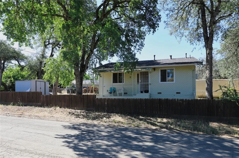 4013 Spruce Clearlake, CA 95422