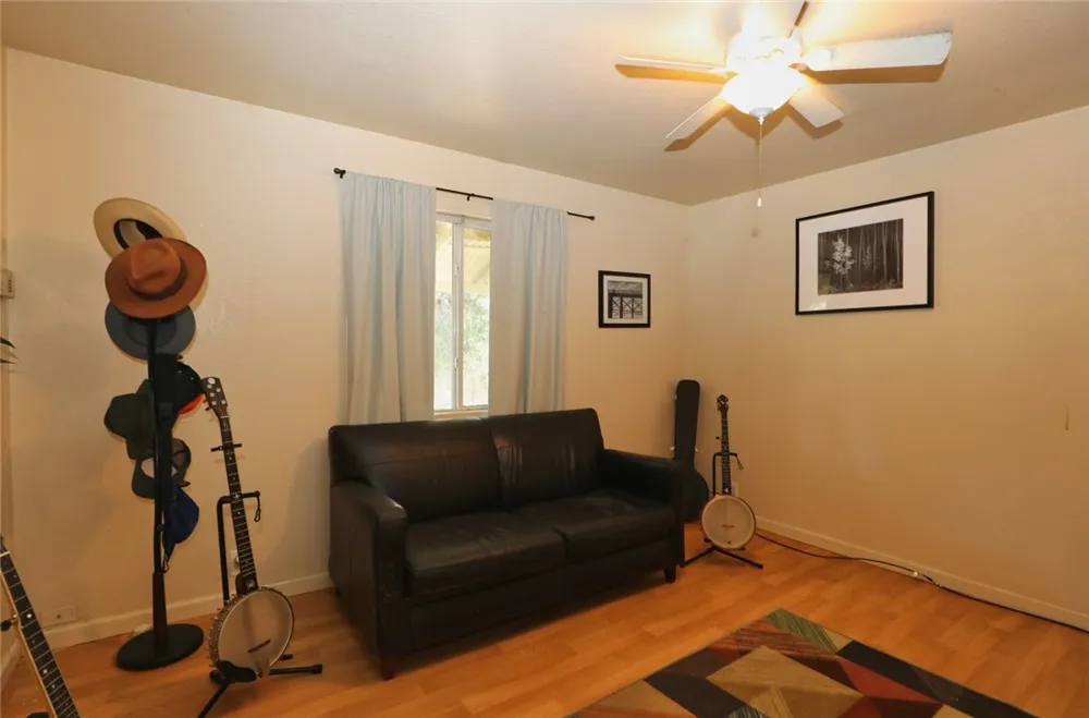 4013 Spruce Clearlake, CA 95422