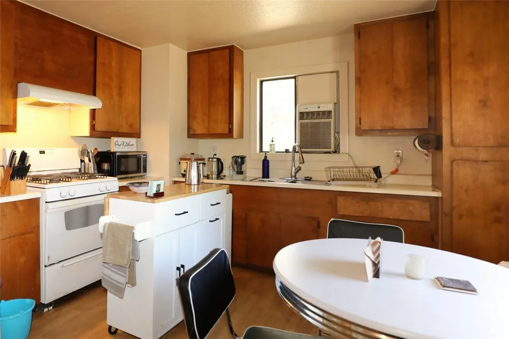 4013 Spruce Clearlake, CA 95422