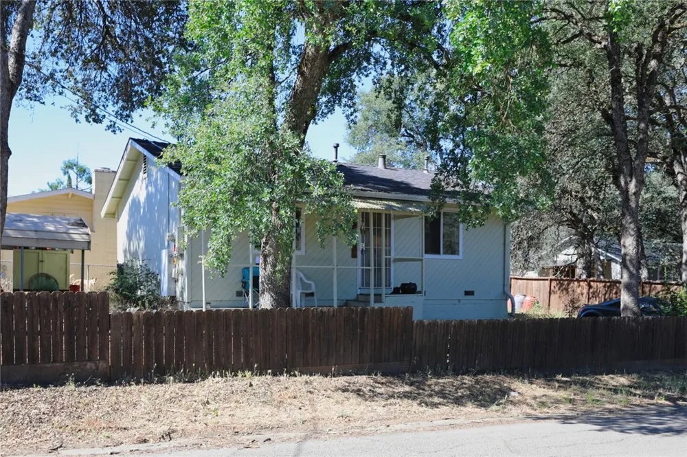 4013 Spruce Clearlake, CA 95422