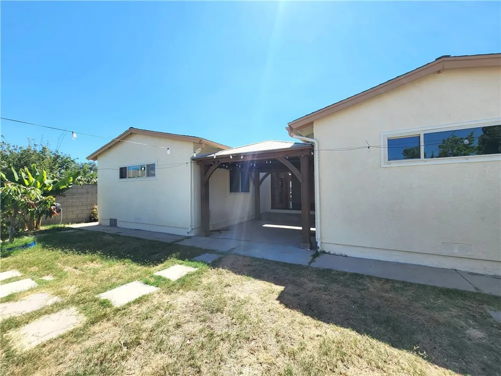 9956 Gaviota Avenue Granada Hills, CA 91343