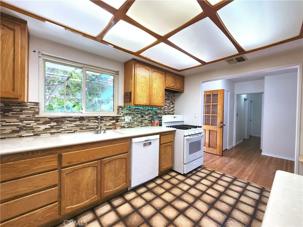 9956 Gaviota Avenue Granada Hills, CA 91343