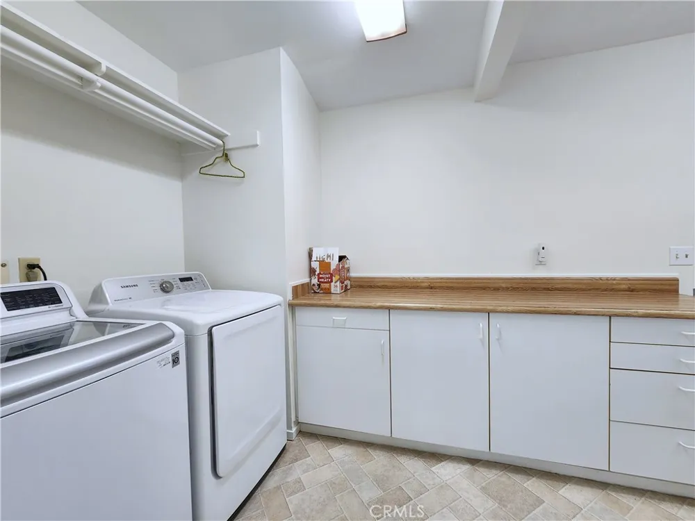9956 Gaviota Avenue Granada Hills, CA 91343