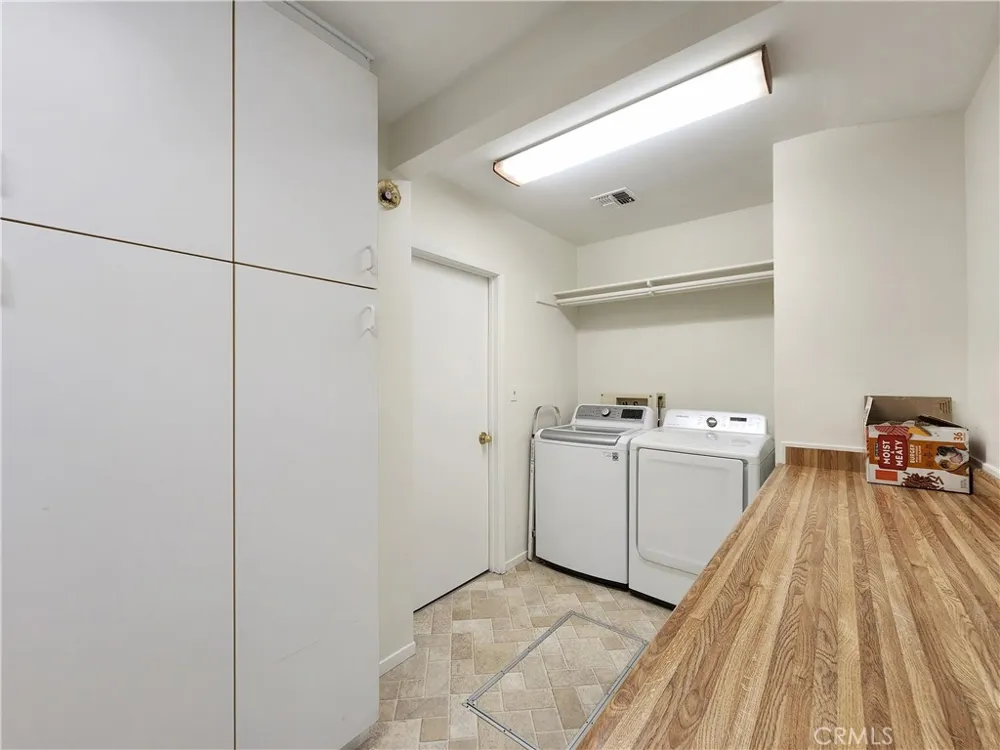 9956 Gaviota Avenue Granada Hills, CA 91343