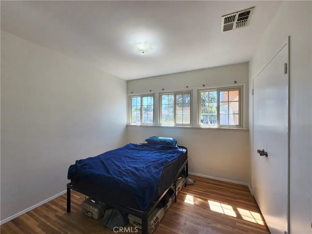9956 Gaviota Avenue Granada Hills, CA 91343