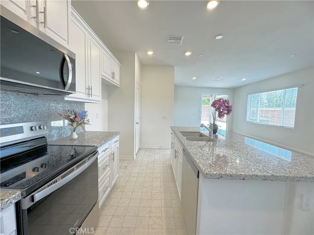 16197 Alamo Court Chino, CA 91708