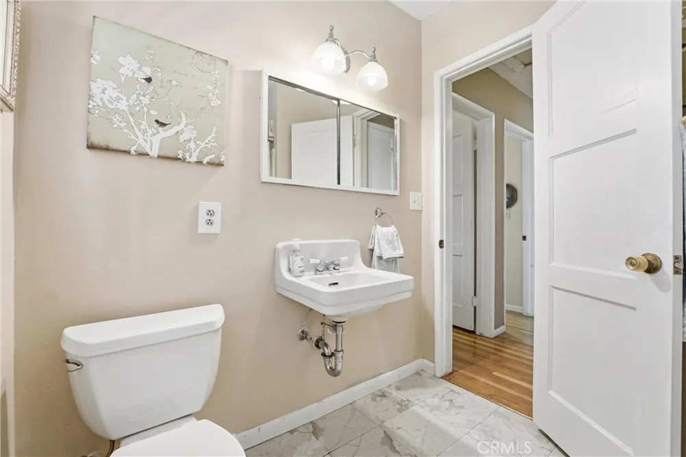 331 E Barkley Orange, CA 92867
