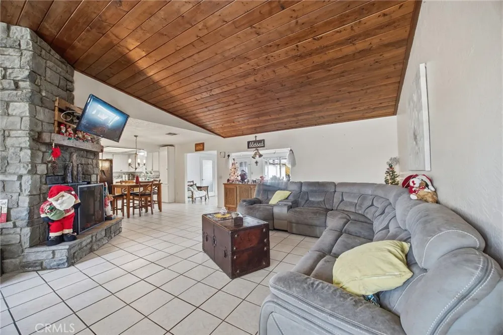 7725 Sahara 29 Palms, CA 92277