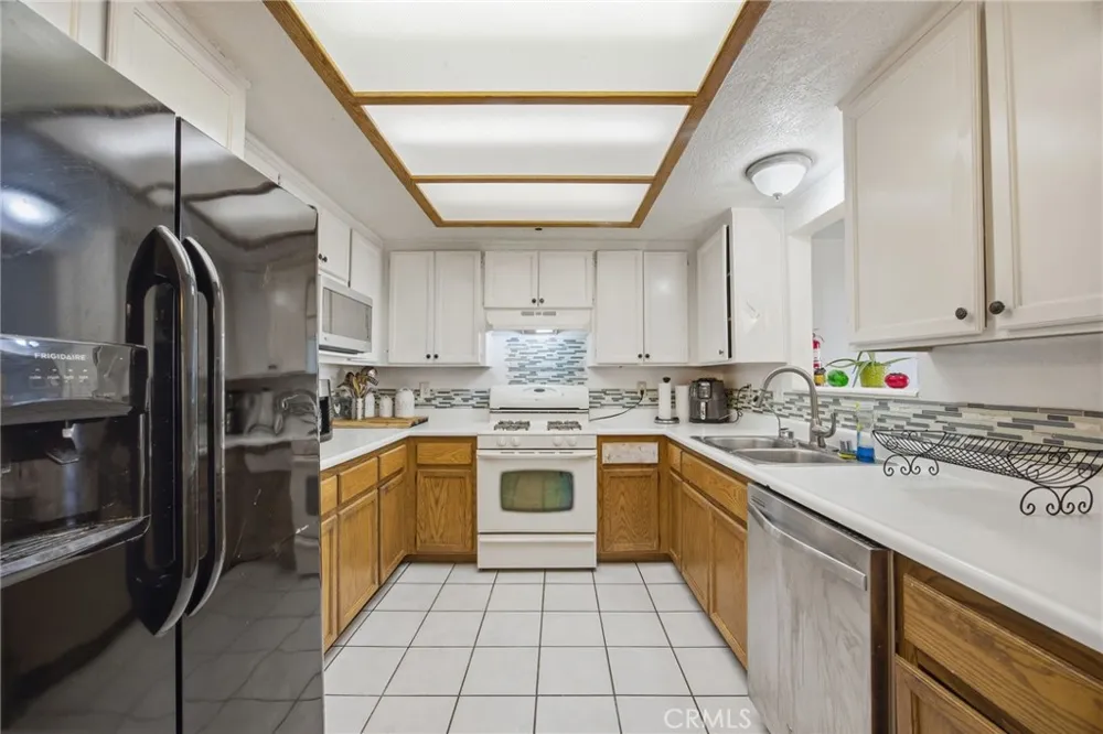 7725 Sahara 29 Palms, CA 92277