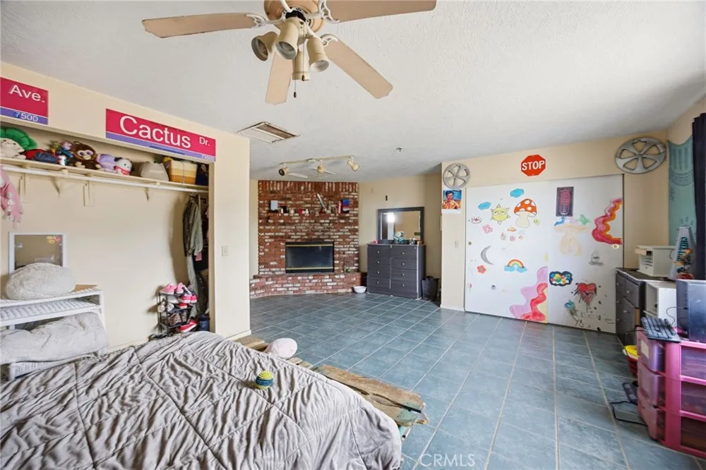7725 Sahara 29 Palms, CA 92277