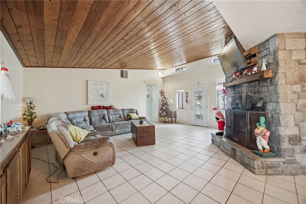 7725 Sahara 29 Palms, CA 92277