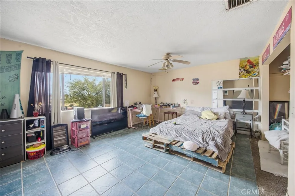 7725 Sahara 29 Palms, CA 92277