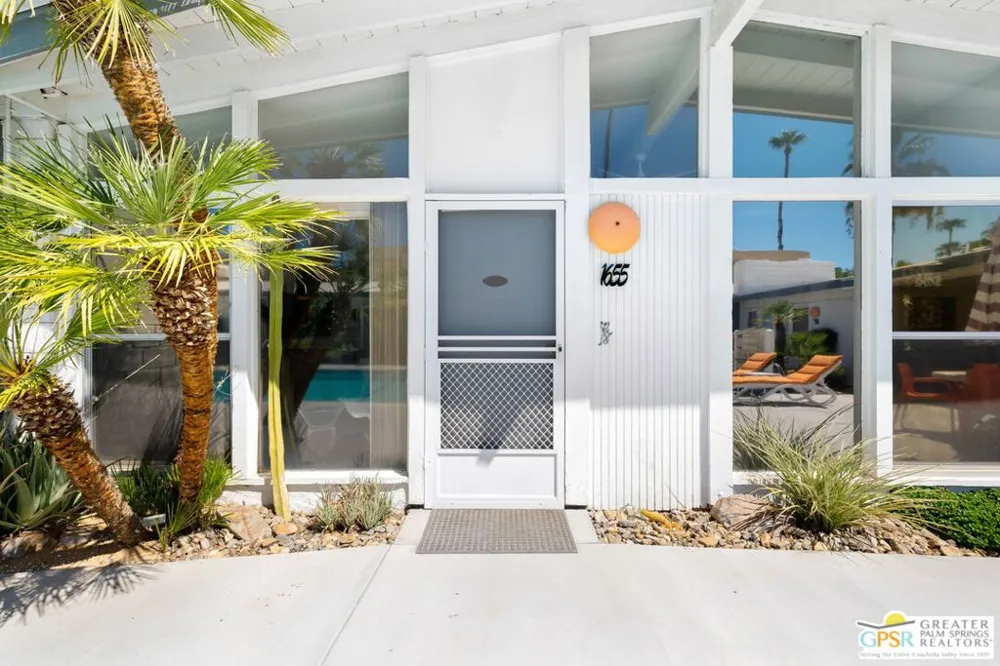1655 S Andee Drive Palm Springs, CA 92264