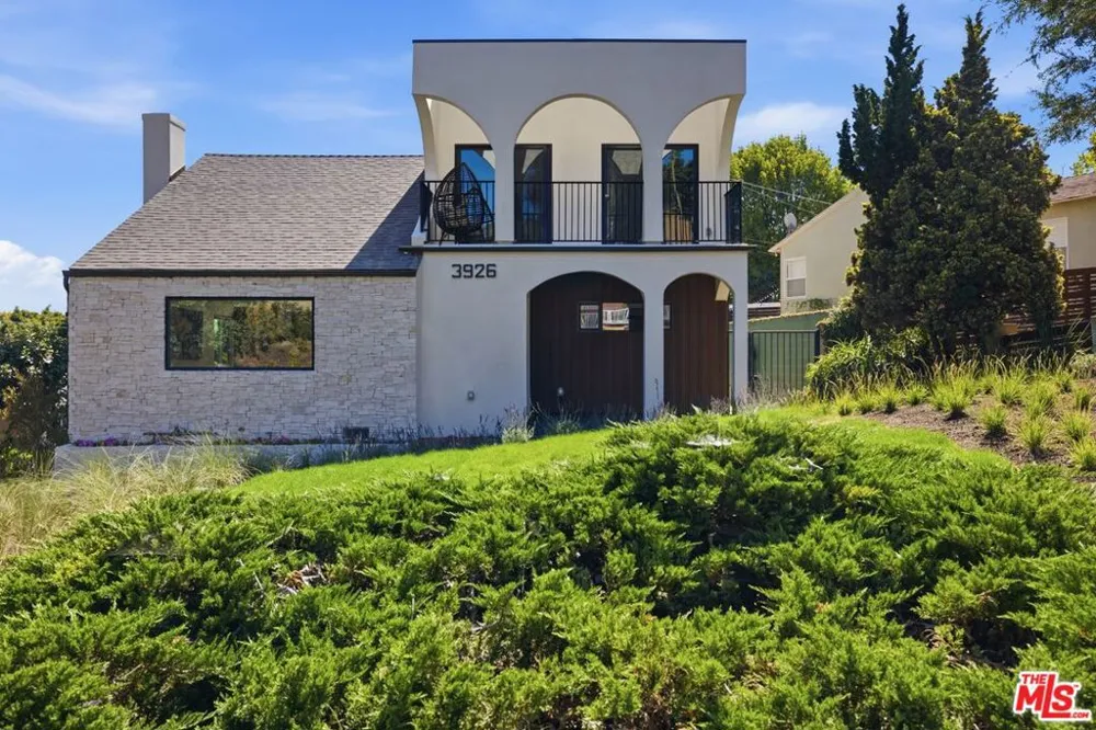 3926 S Ridgeley Drive Los Angeles, CA 90008