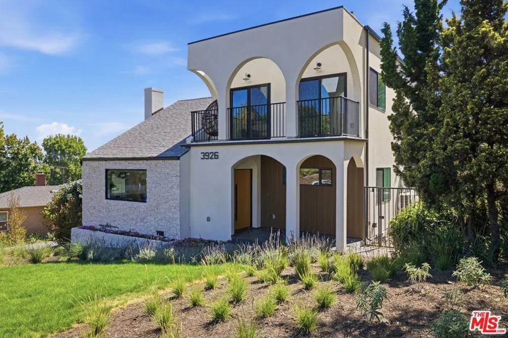 3926 S Ridgeley Drive Los Angeles, CA 90008