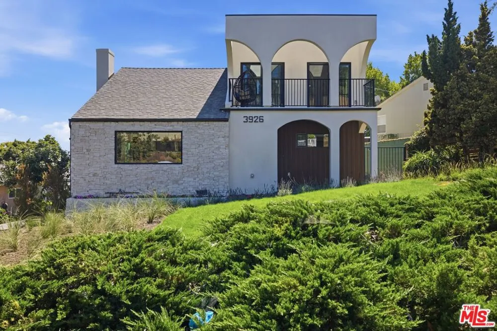 3926 S Ridgeley Drive Los Angeles, CA 90008