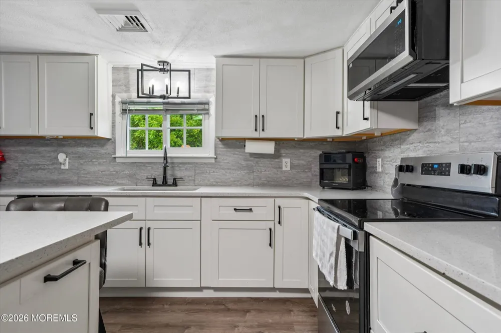 2733 Monmouth Road Jobstown, NJ 08041