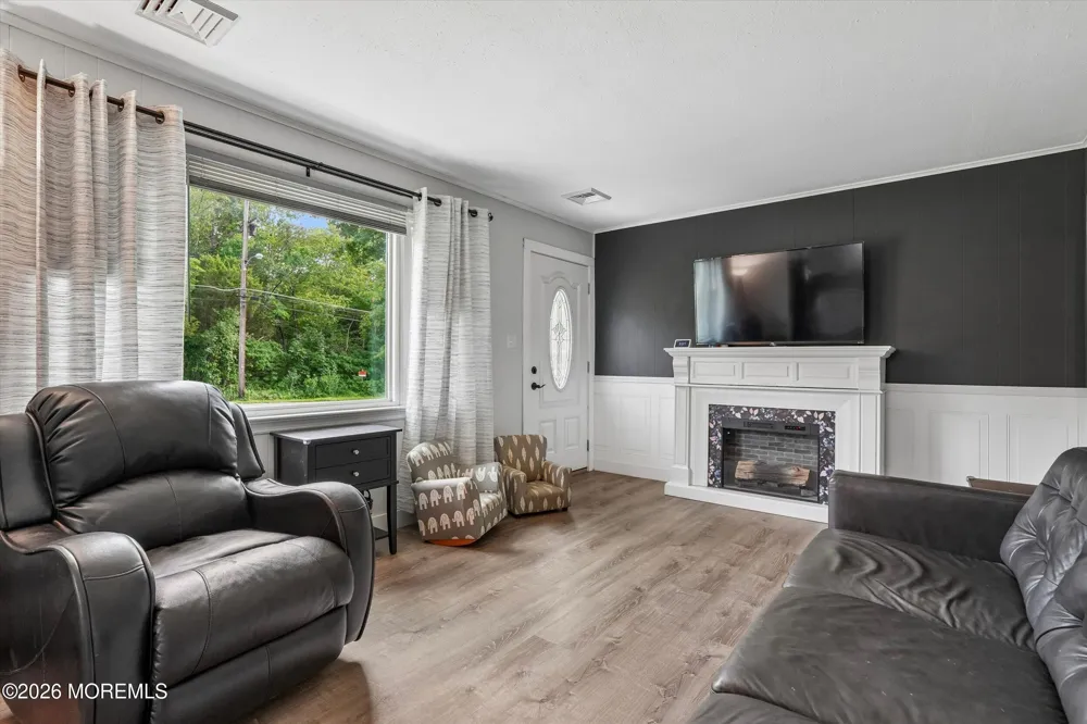 2733 Monmouth Road Jobstown, NJ 08041