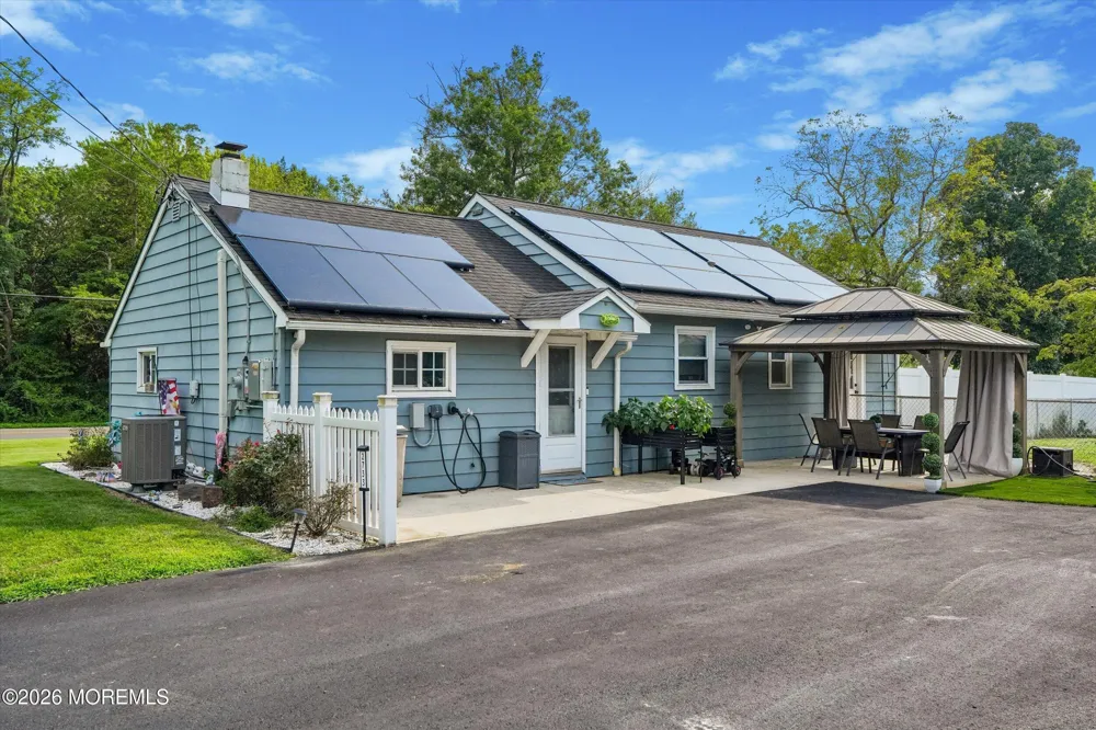 2733 Monmouth Road Jobstown, NJ 08041