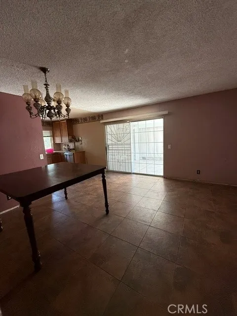 6864 Olympia DR Riverside, CA 92503