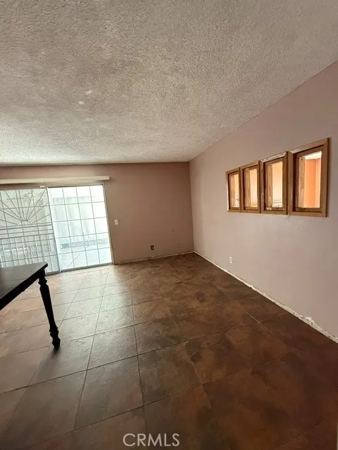 6864 Olympia DR Riverside, CA 92503