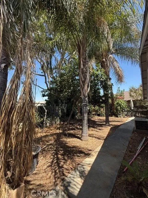6864 Olympia DR Riverside, CA 92503