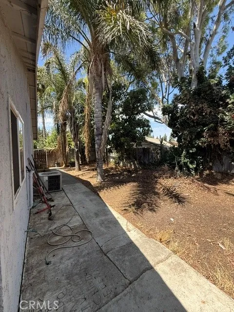6864 Olympia DR Riverside, CA 92503